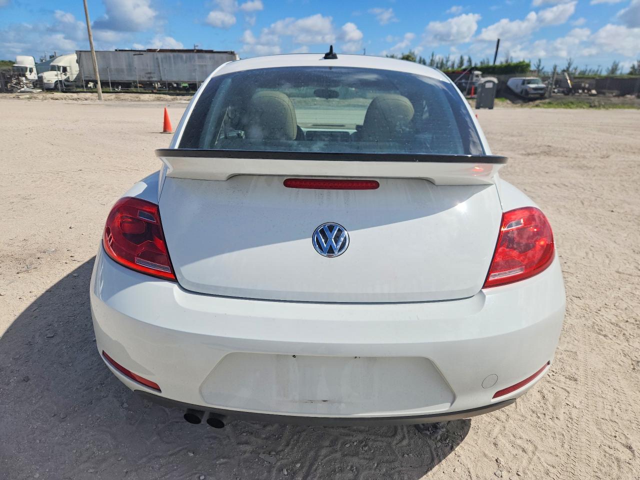 2015 VOLKSWAGEN BEETLE 1.8T photo 11