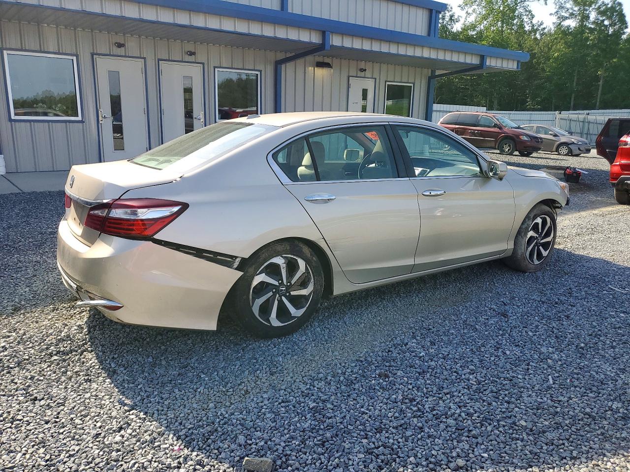 2017 HONDA ACCORD EX photo 5