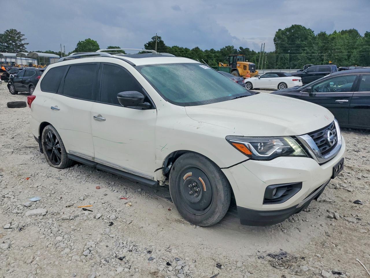 2017 NISSAN PATHFINDER PLATINUM photo 10