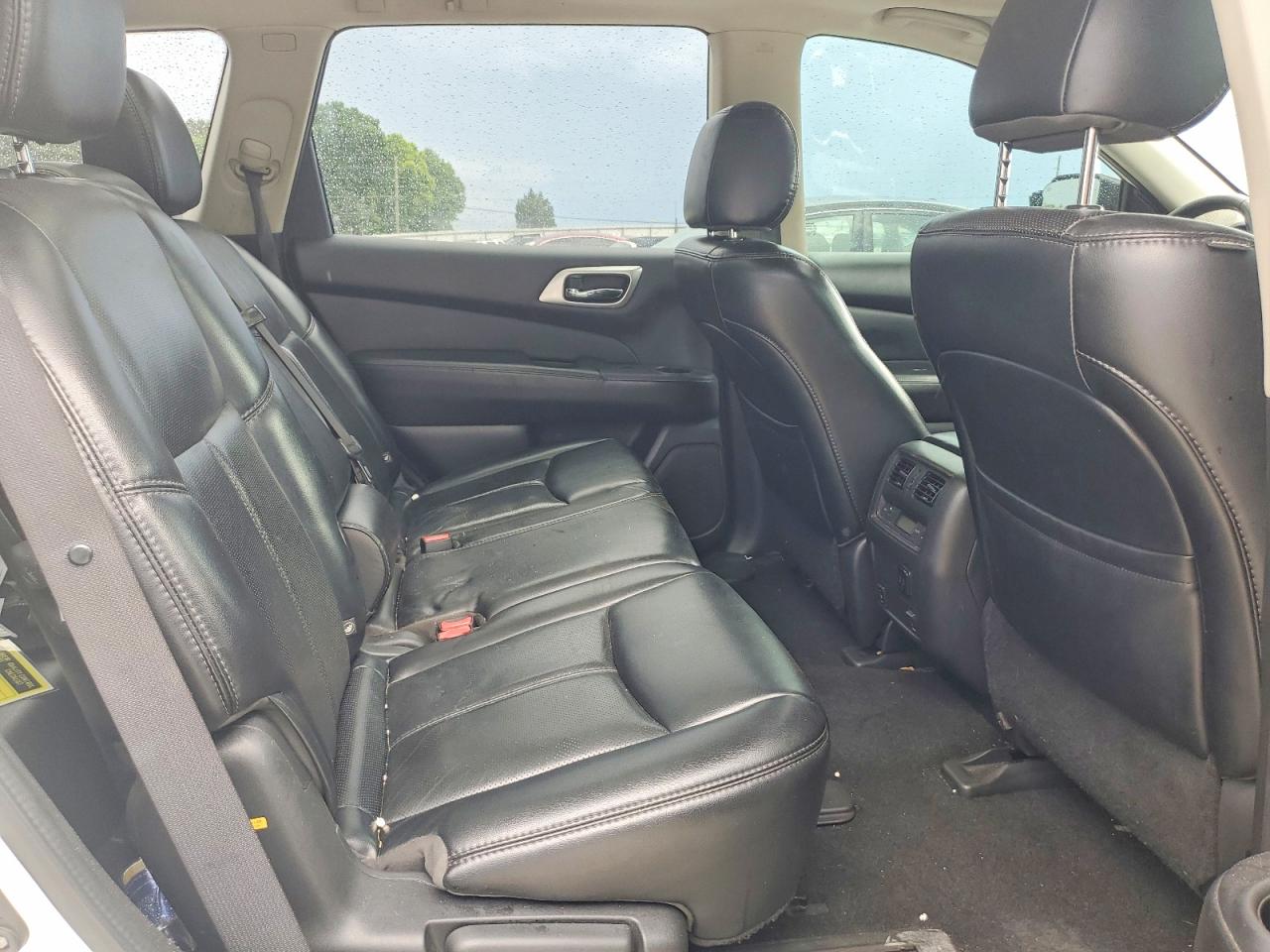 2017 NISSAN PATHFINDER PLATINUM photo 31