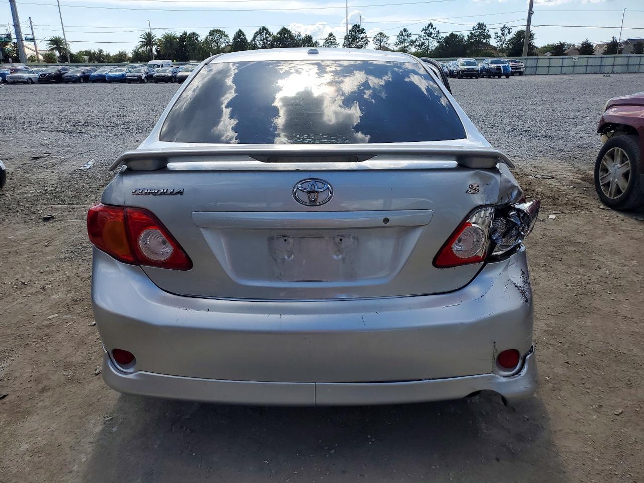 2010 TOYOTA COROLLA S photo 11