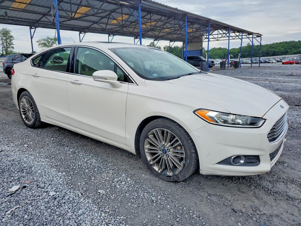 2014 FORD FUSION SE photo 4