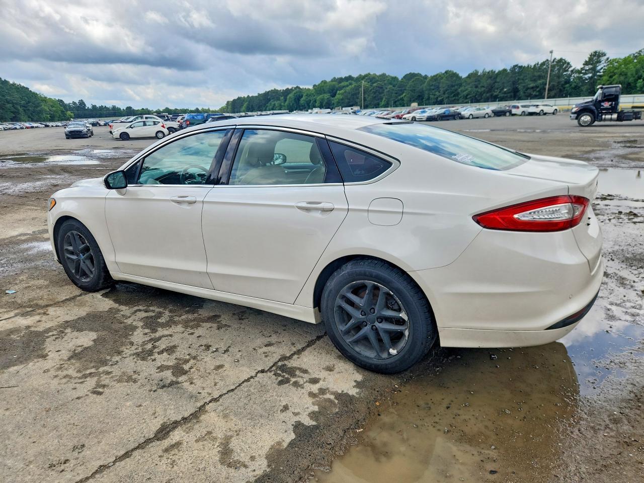 2013 FORD FUSION SE photo 2