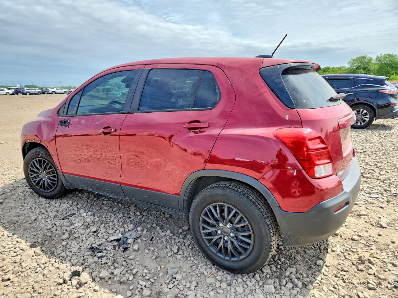 2015 CHEVROLET TRAX LS photo 2