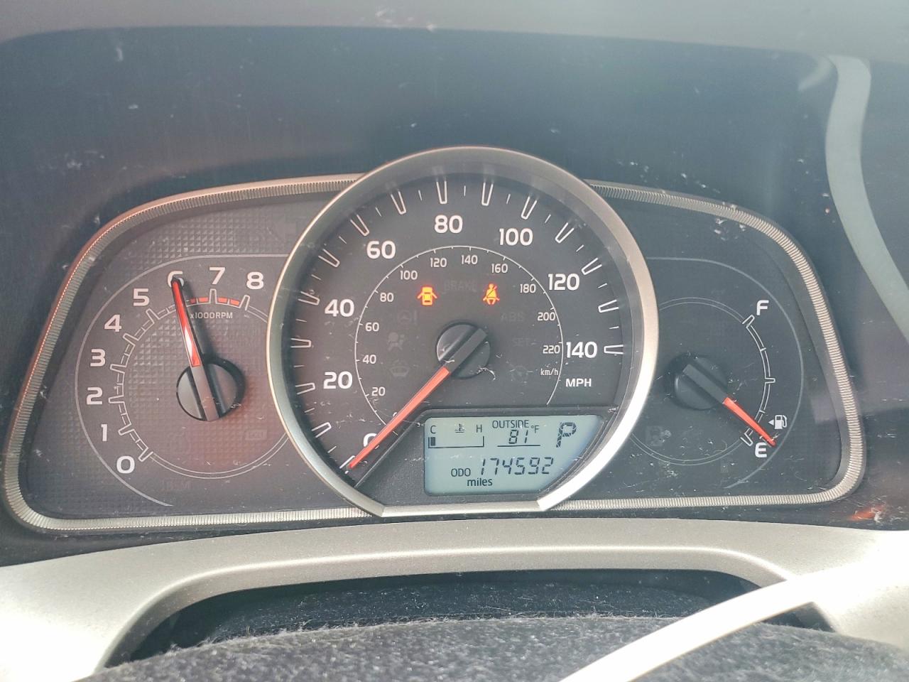 2014 TOYOTA RAV4 XLE photo 17