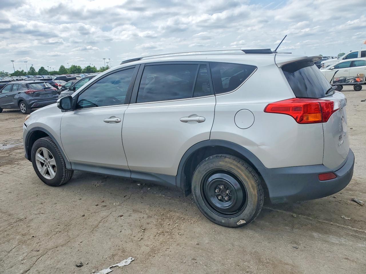 2014 TOYOTA RAV4 XLE photo 3