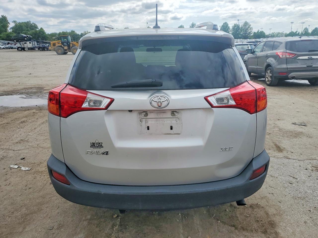 2014 TOYOTA RAV4 XLE photo 11