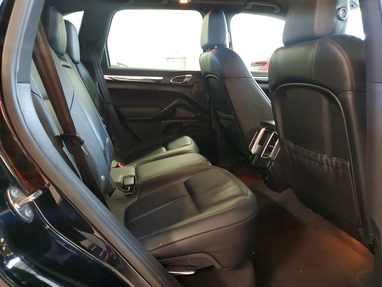 2013 PORSCHE CAYENNE photo 21