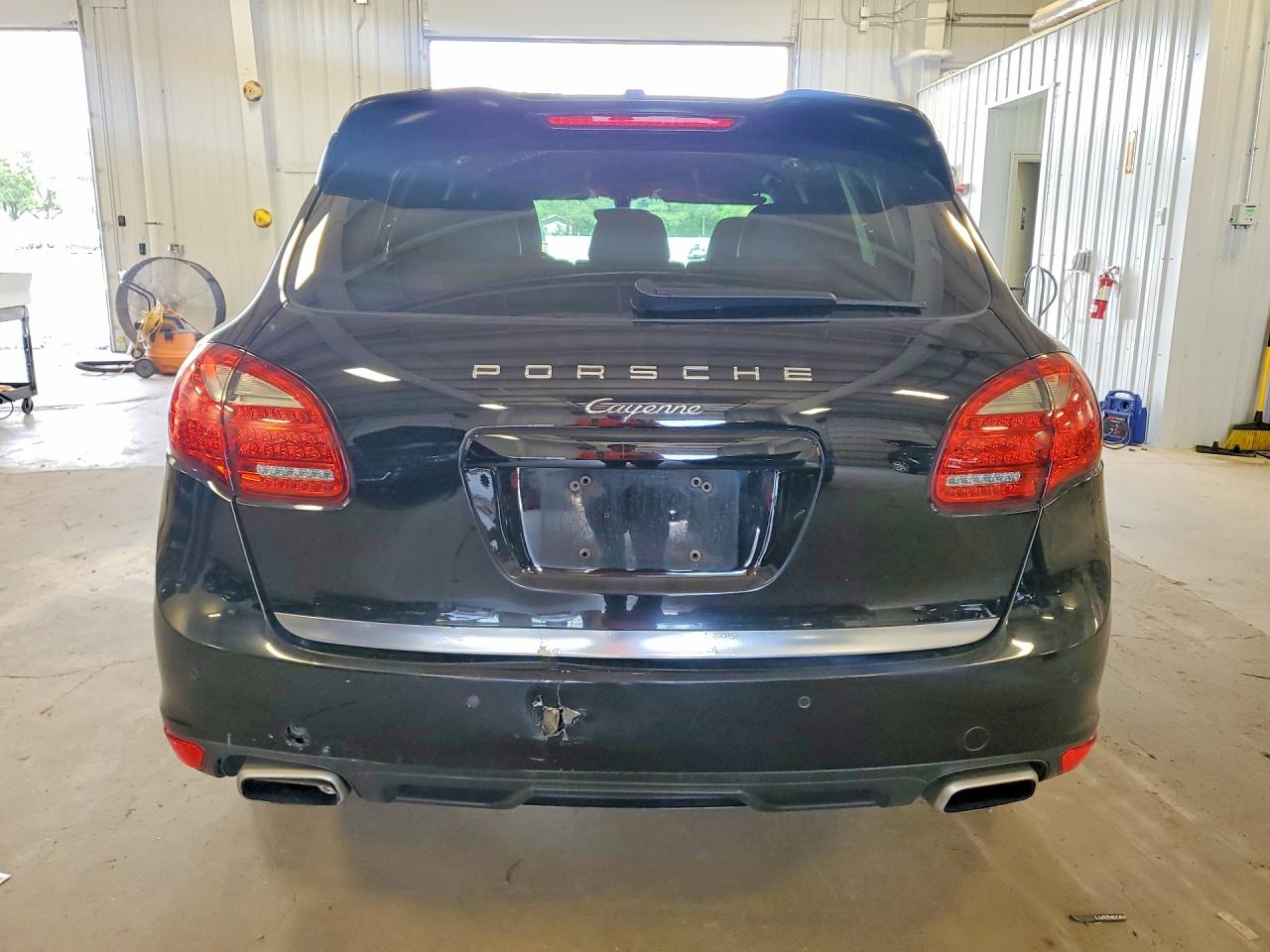 2013 PORSCHE CAYENNE photo 11