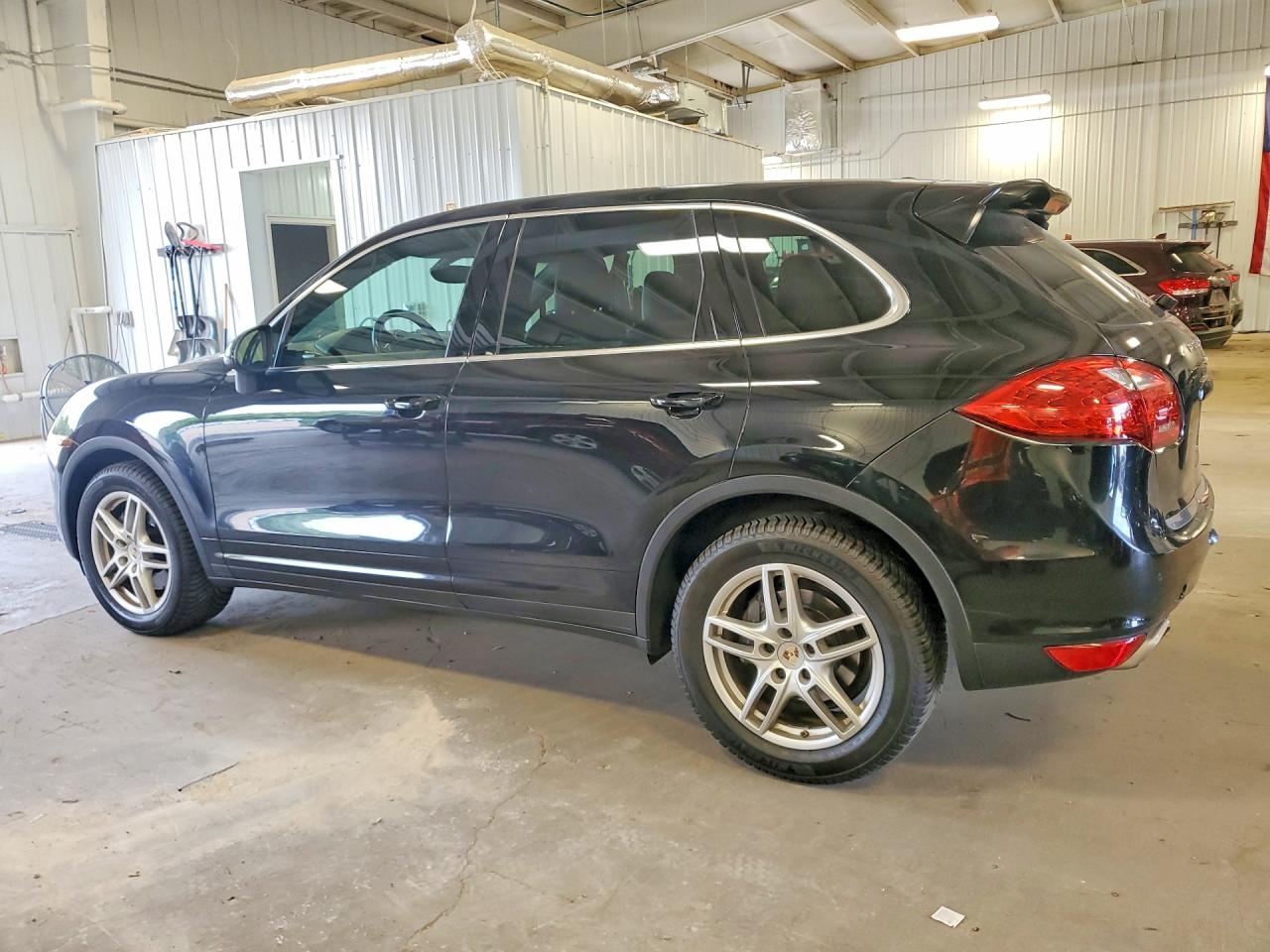 2013 PORSCHE CAYENNE photo 3