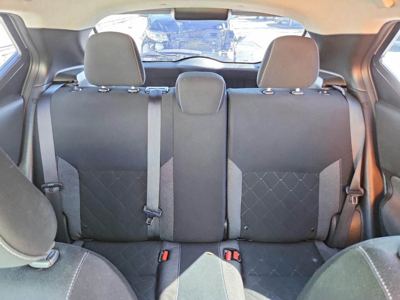2019 NISSAN KICKS S photo 19