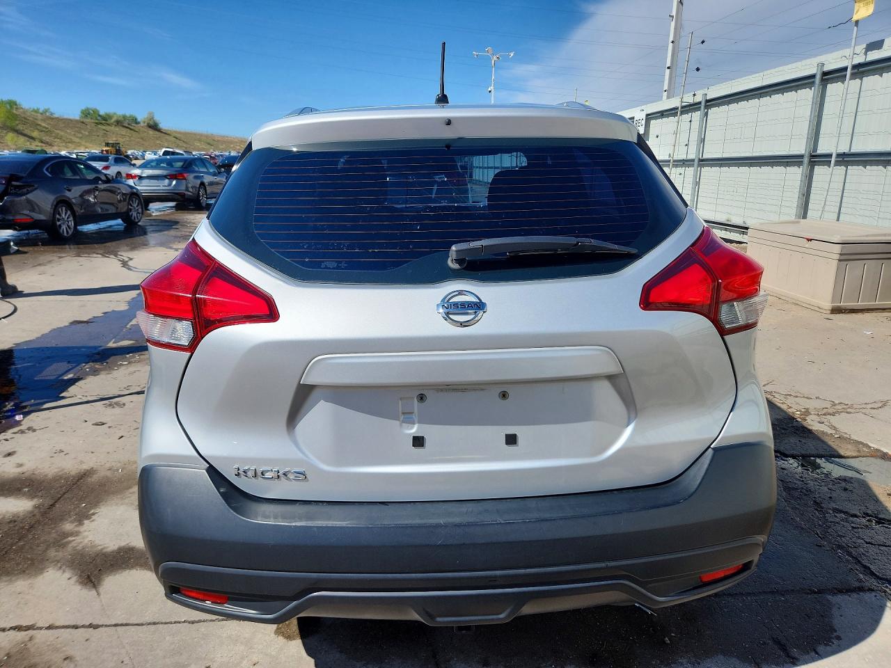 2019 NISSAN KICKS S photo 11