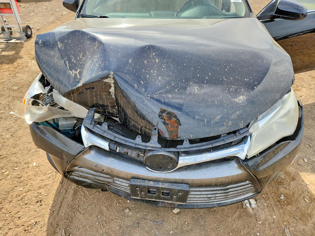 2015 TOYOTA CAMRY LE photo 11