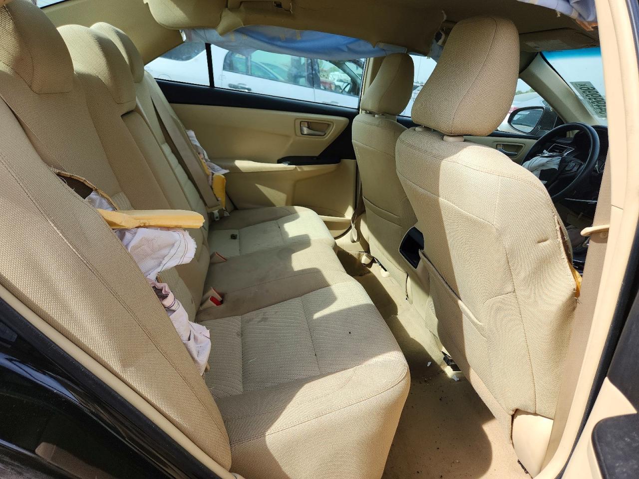 2015 TOYOTA CAMRY LE photo 10