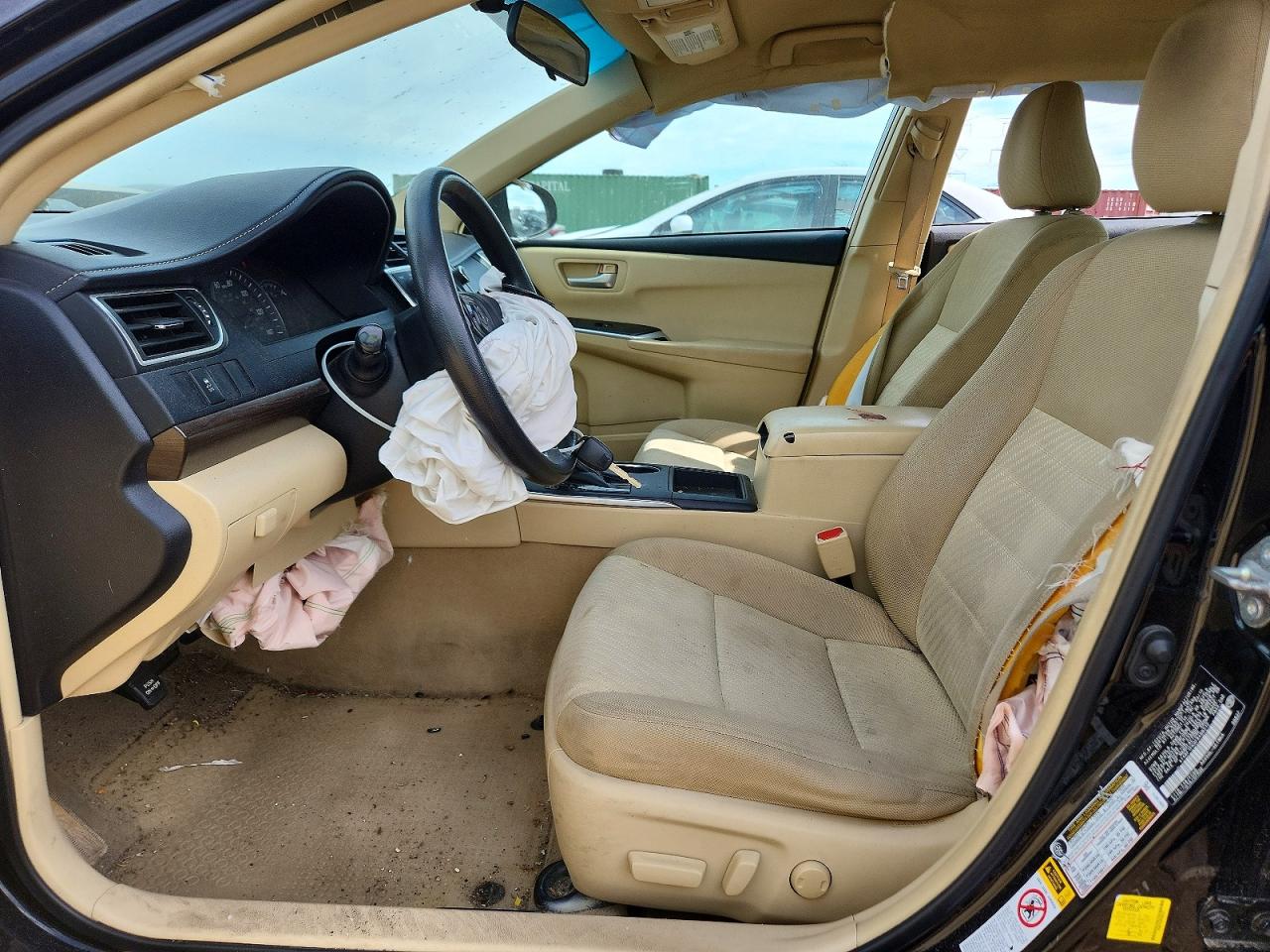 2015 TOYOTA CAMRY LE photo 7