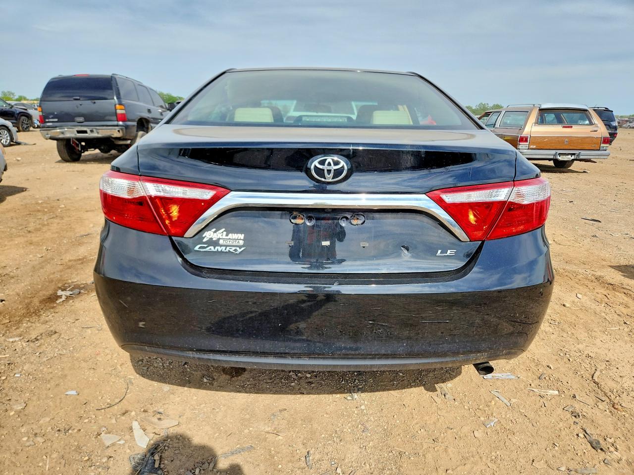 2015 TOYOTA CAMRY LE photo 6