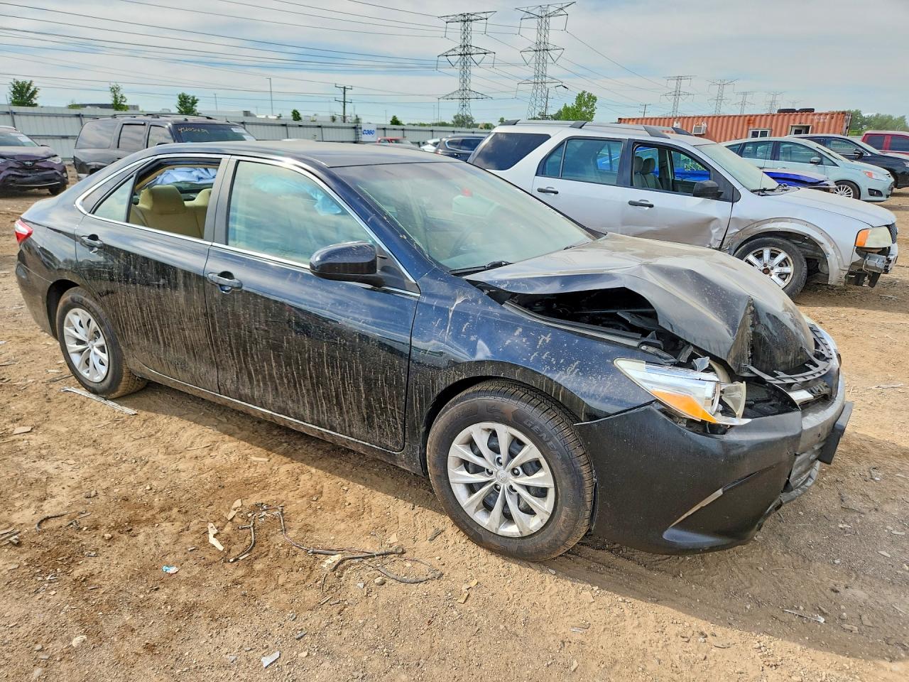 2015 TOYOTA CAMRY LE photo 4