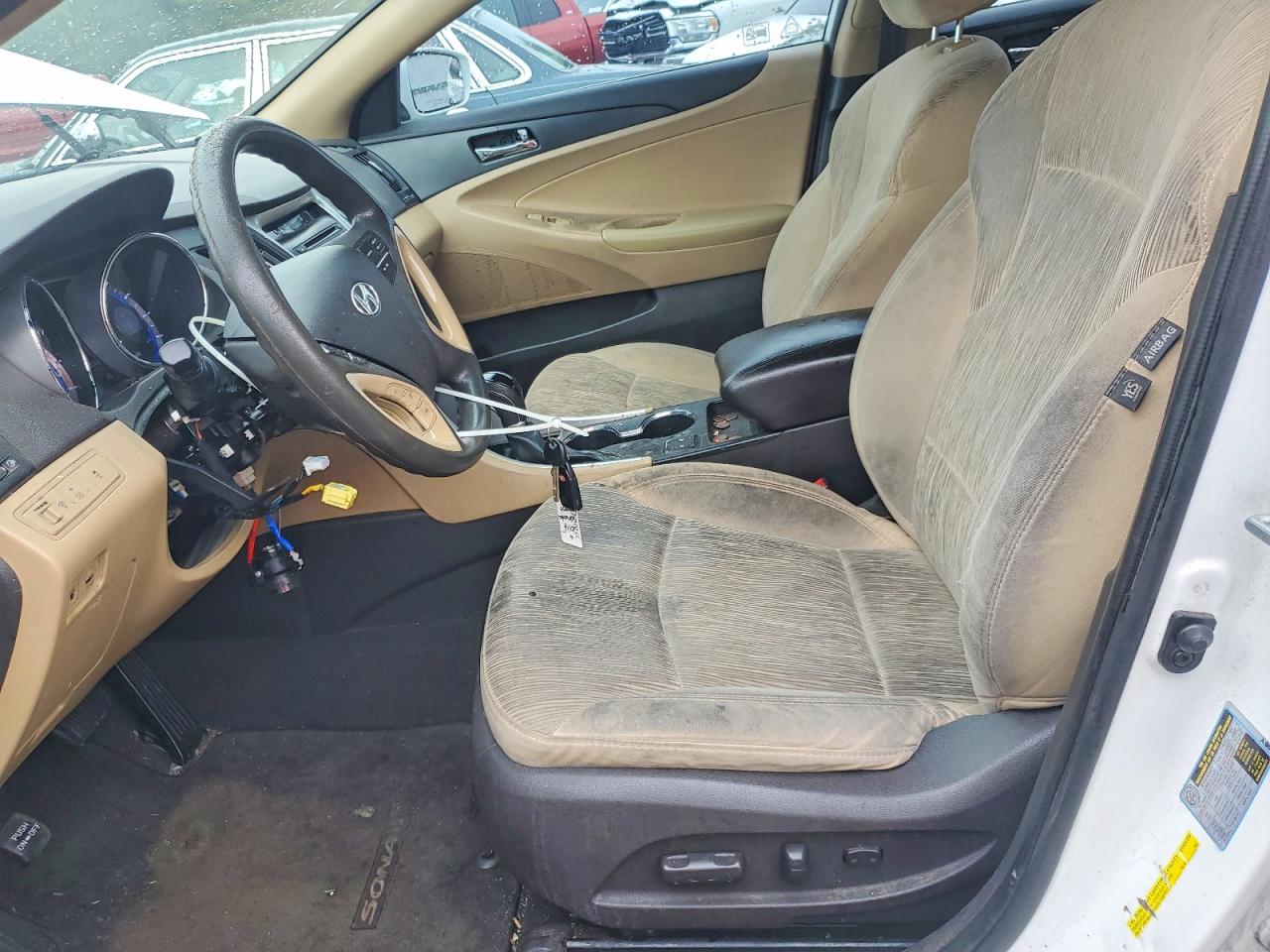 2014 HYUNDAI SONATA GLS photo 13