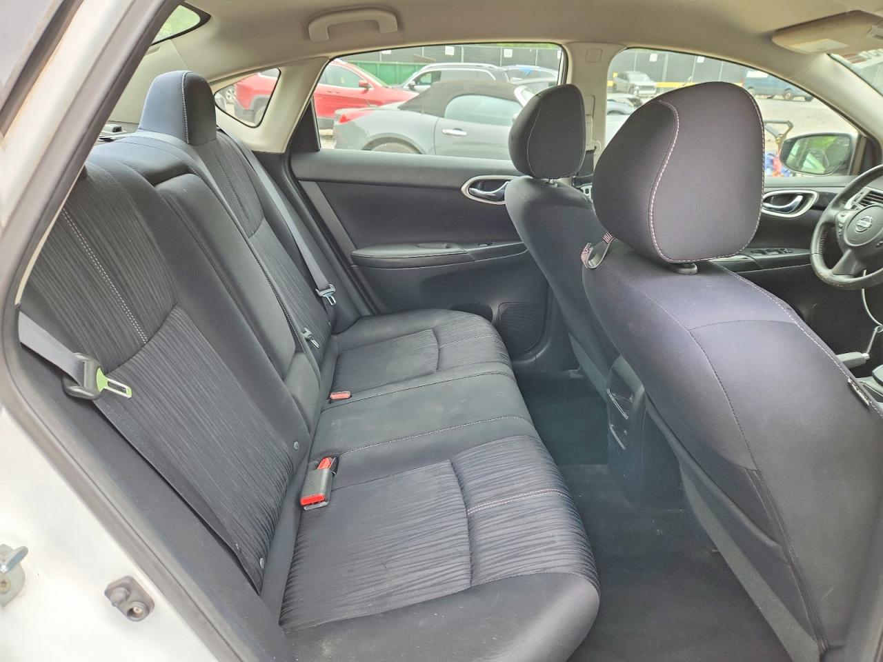 2016 NISSAN SENTRA S photo 10
