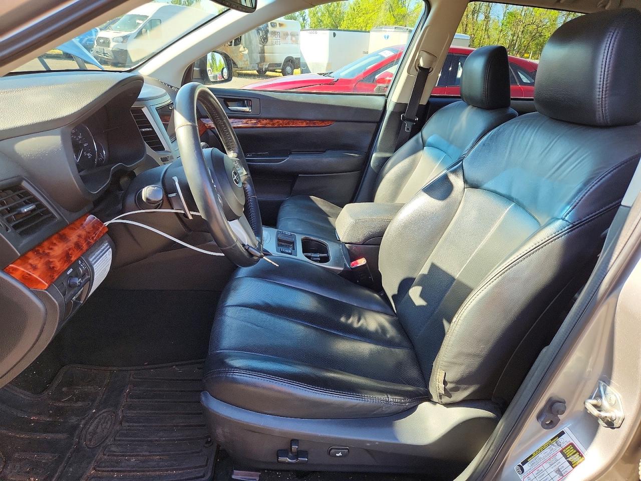 2011 SUBARU OUTBACK 3.6R LIMITED photo 13