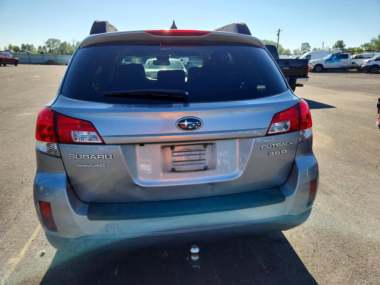2011 SUBARU OUTBACK 3.6R LIMITED photo 11