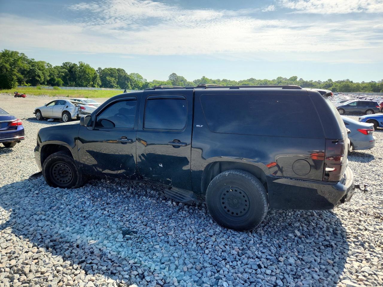 2011 GMC YUKON XL C1500 SLT photo 2