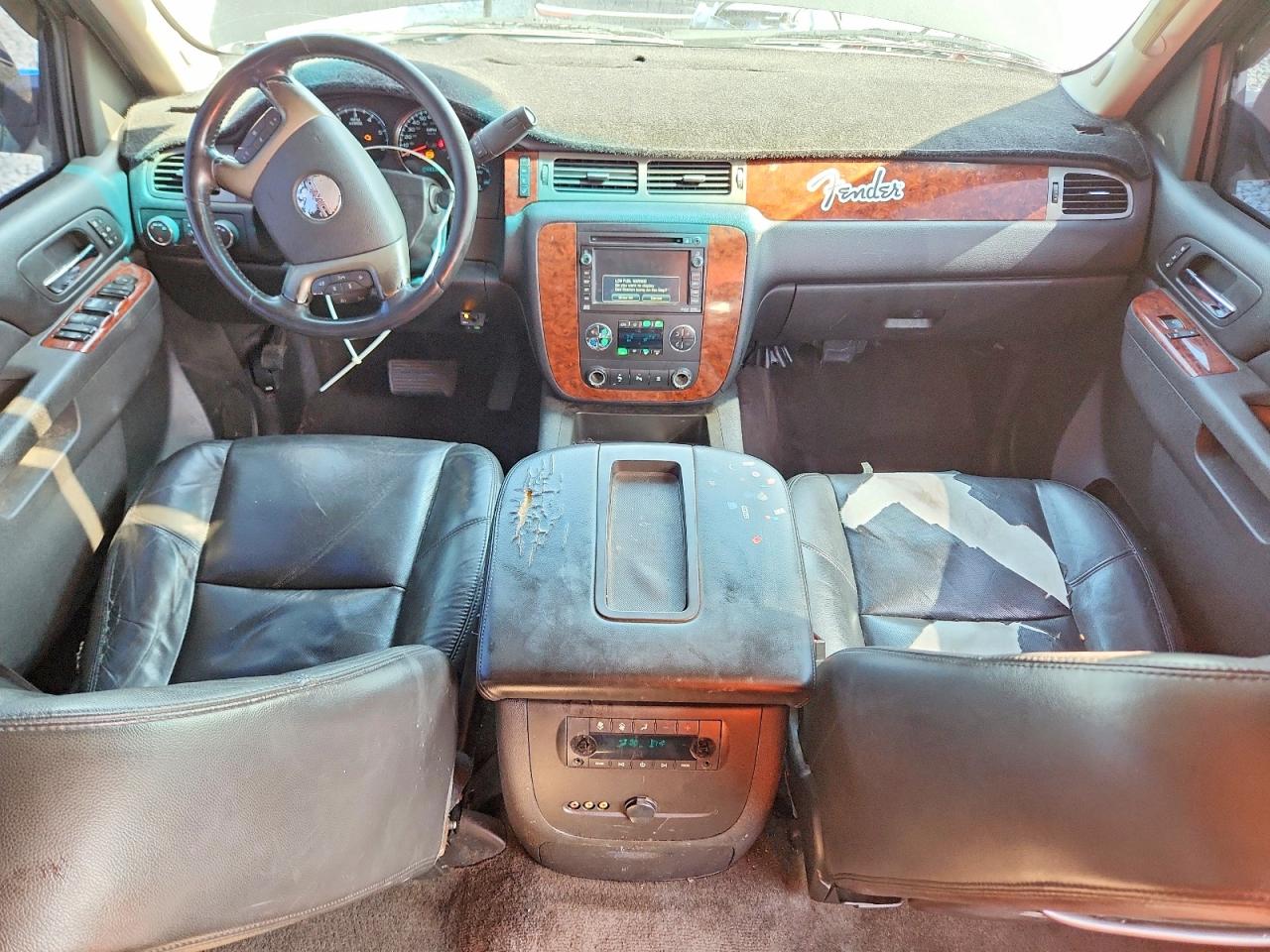 2011 GMC YUKON XL C1500 SLT photo 8