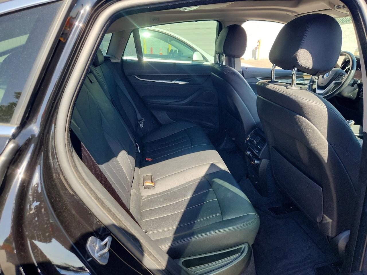 2015 BMW X6 XDRIVE35I photo 28
