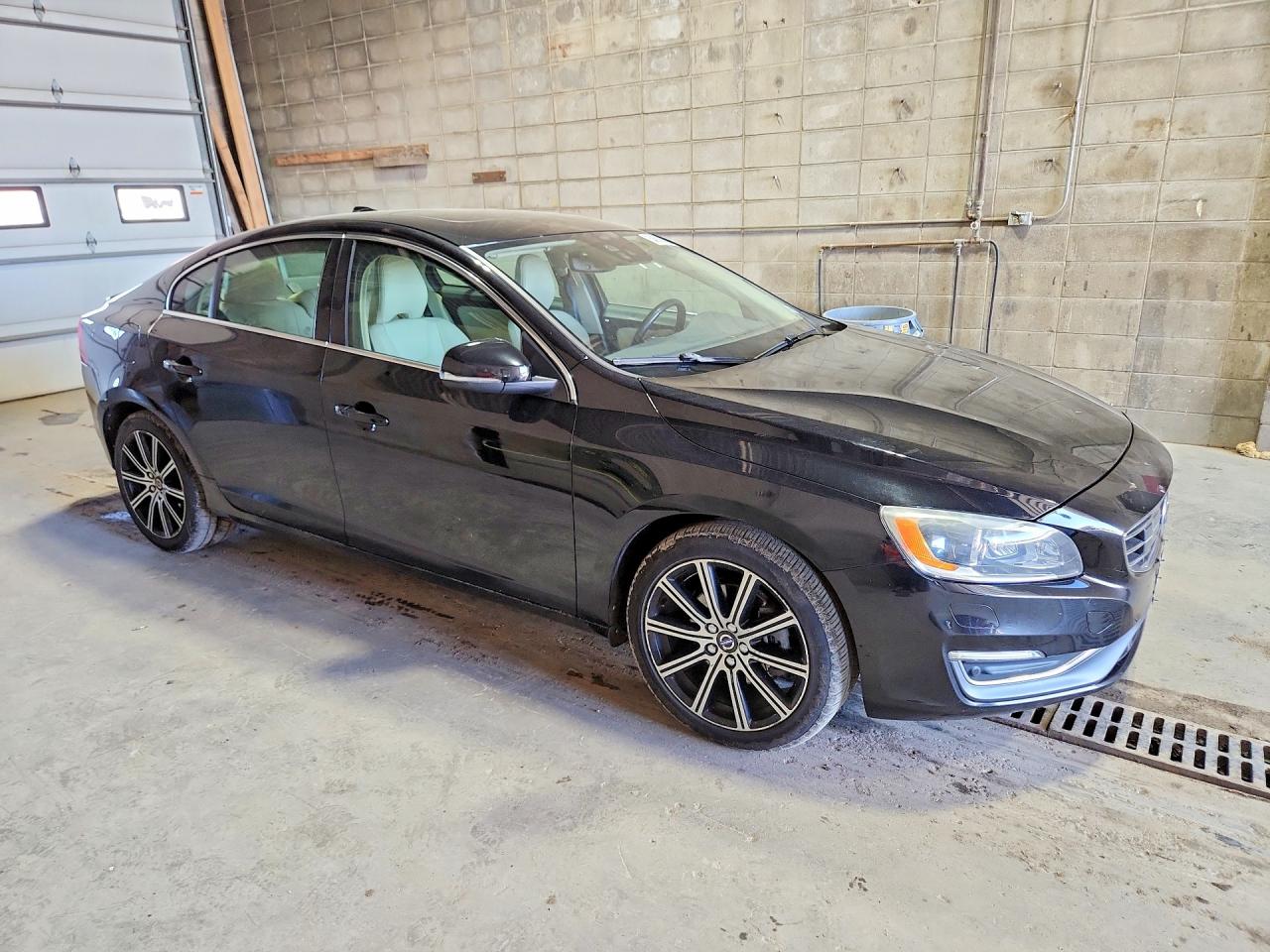 2018 VOLVO S60 PLATINUM photo 10