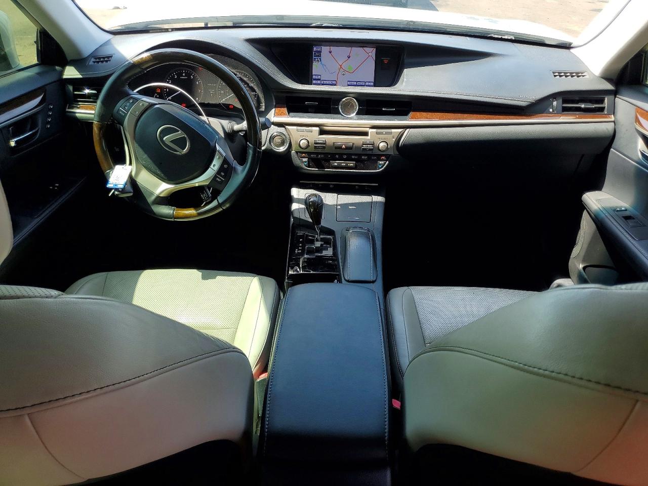2013 LEXUS ES 350 photo 15