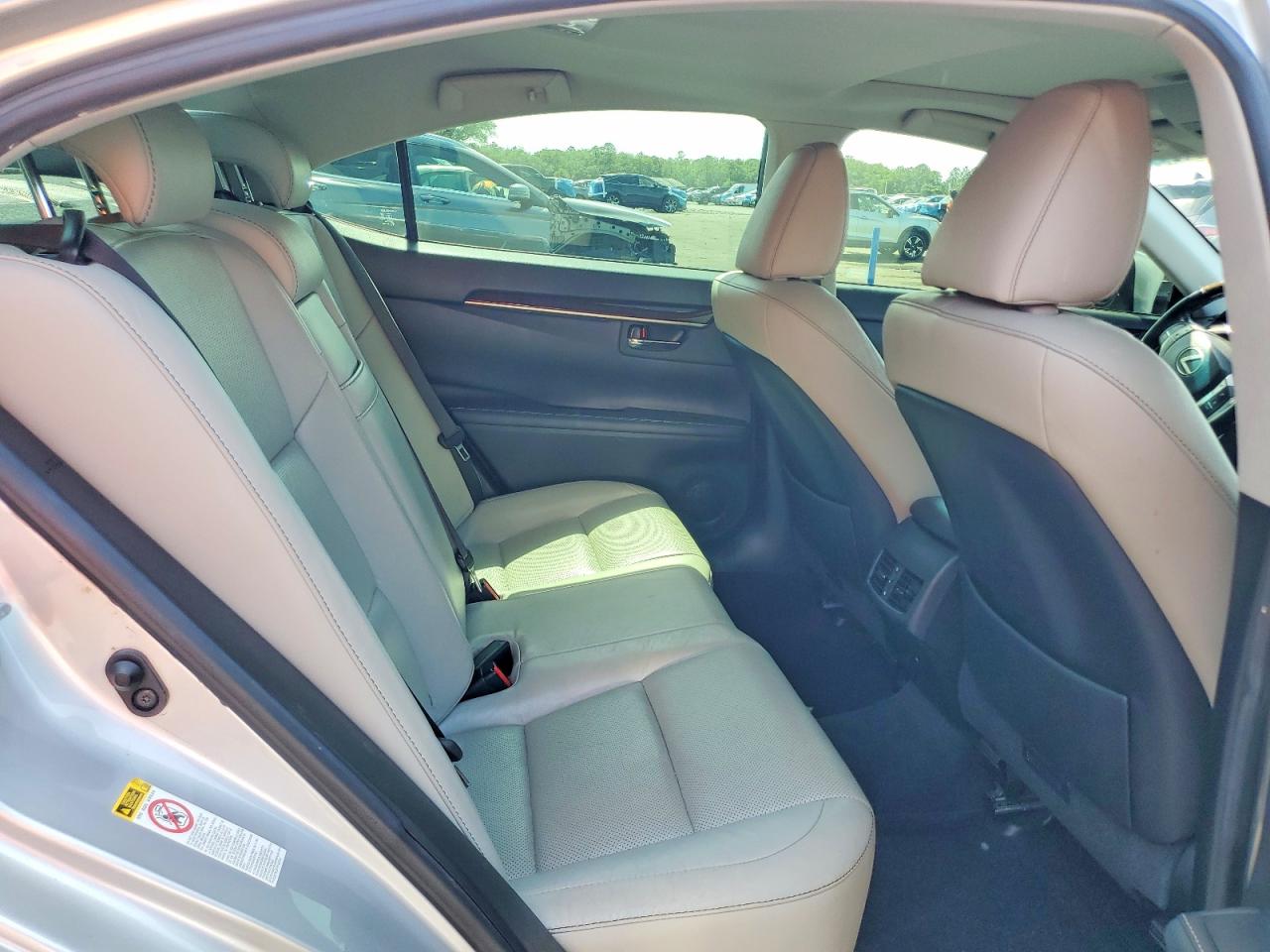 2013 LEXUS ES 350 photo 19