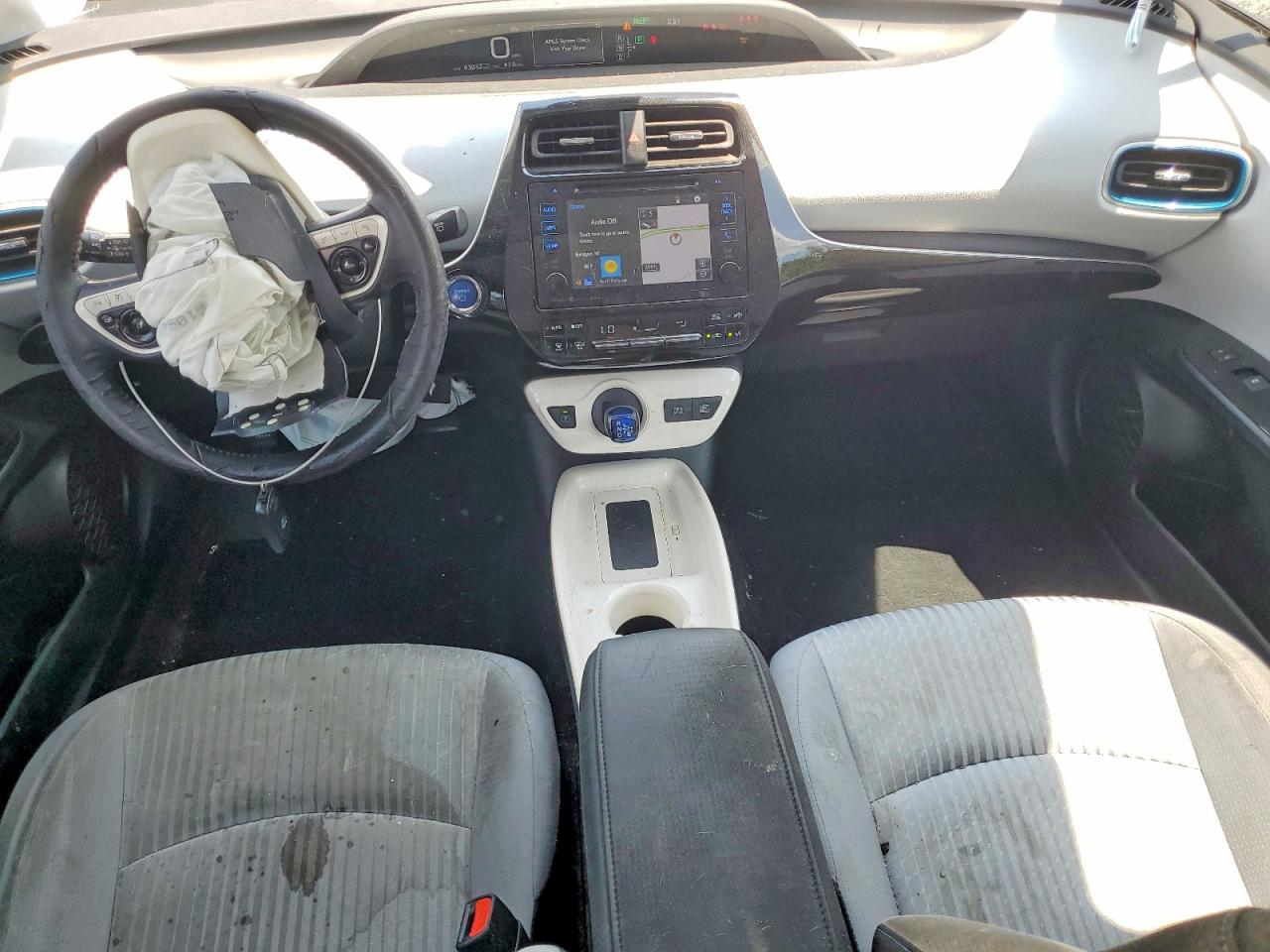 2018 TOYOTA PRIUS THREE photo 8