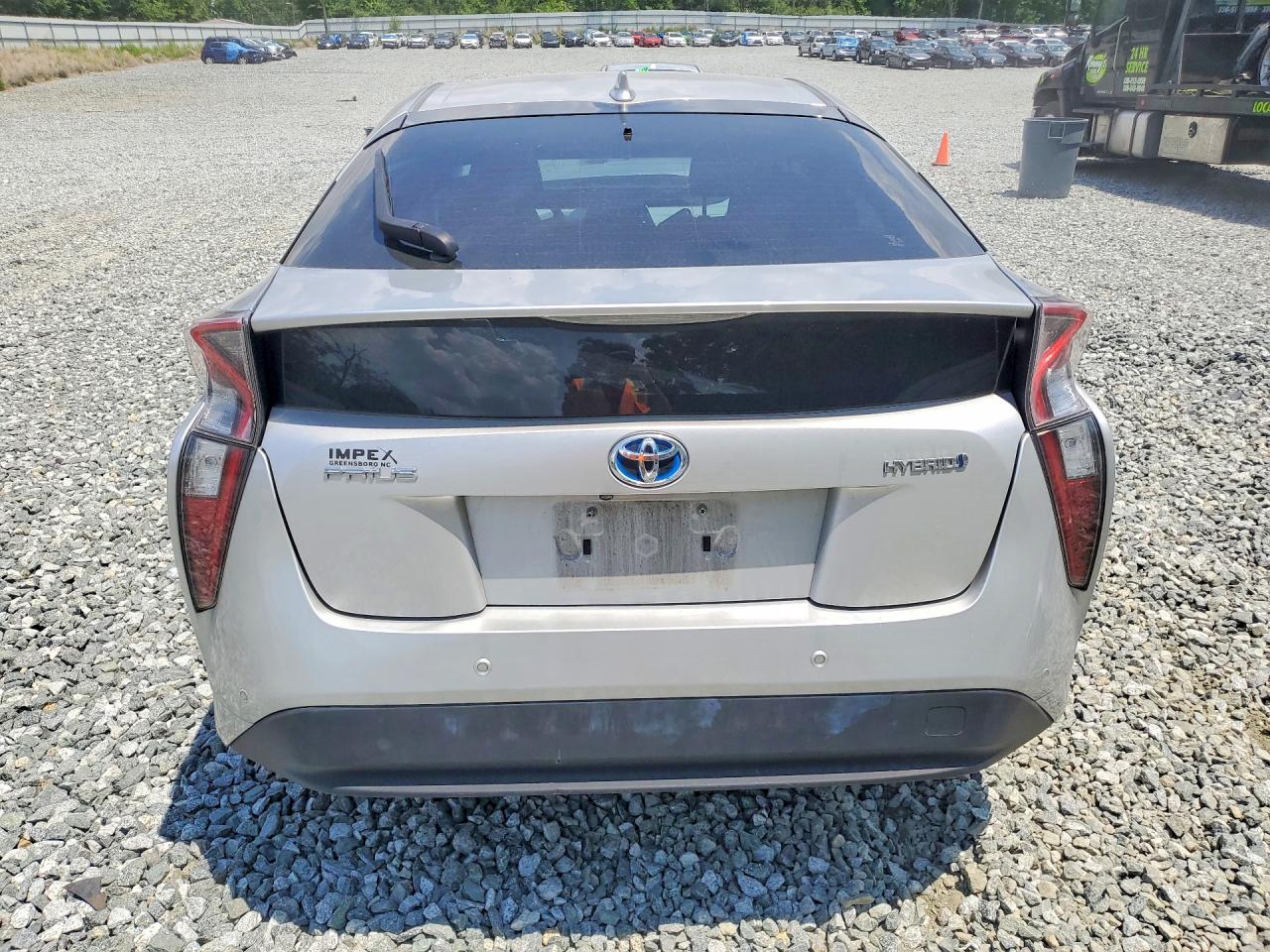2018 TOYOTA PRIUS THREE photo 6