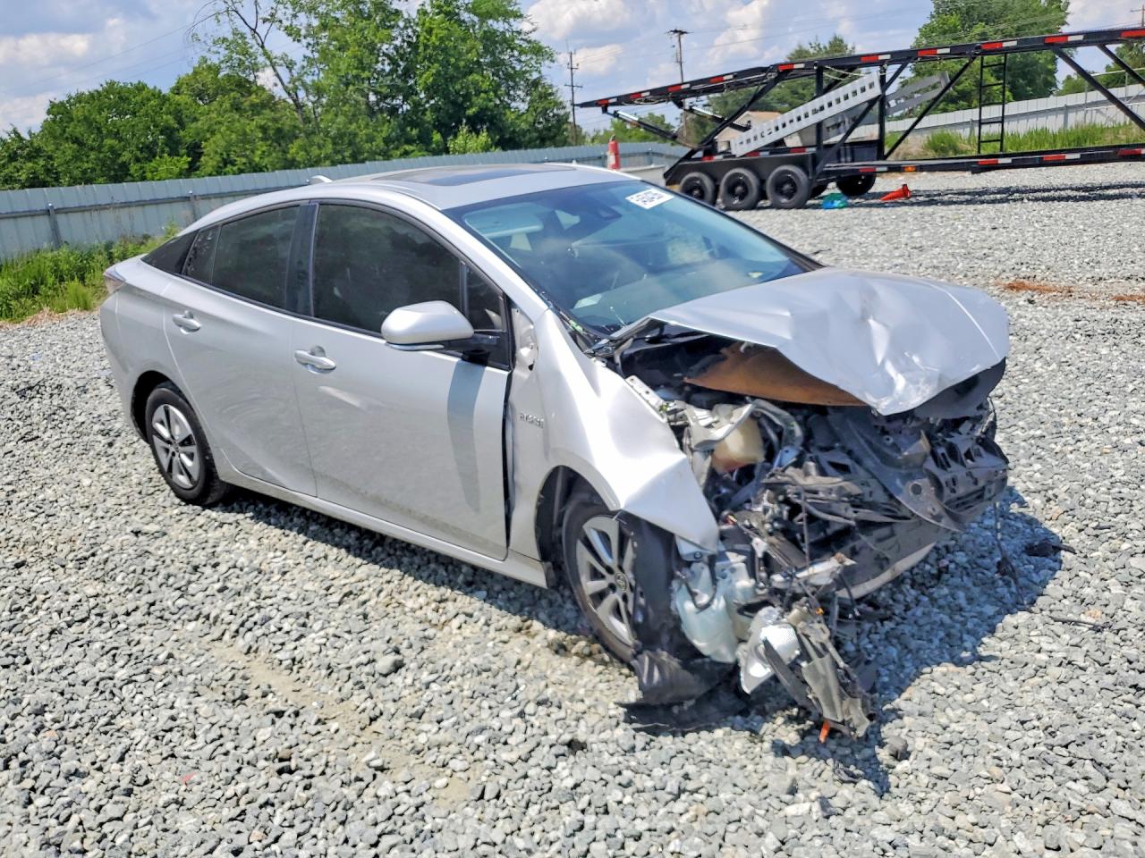2018 TOYOTA PRIUS THREE photo 4