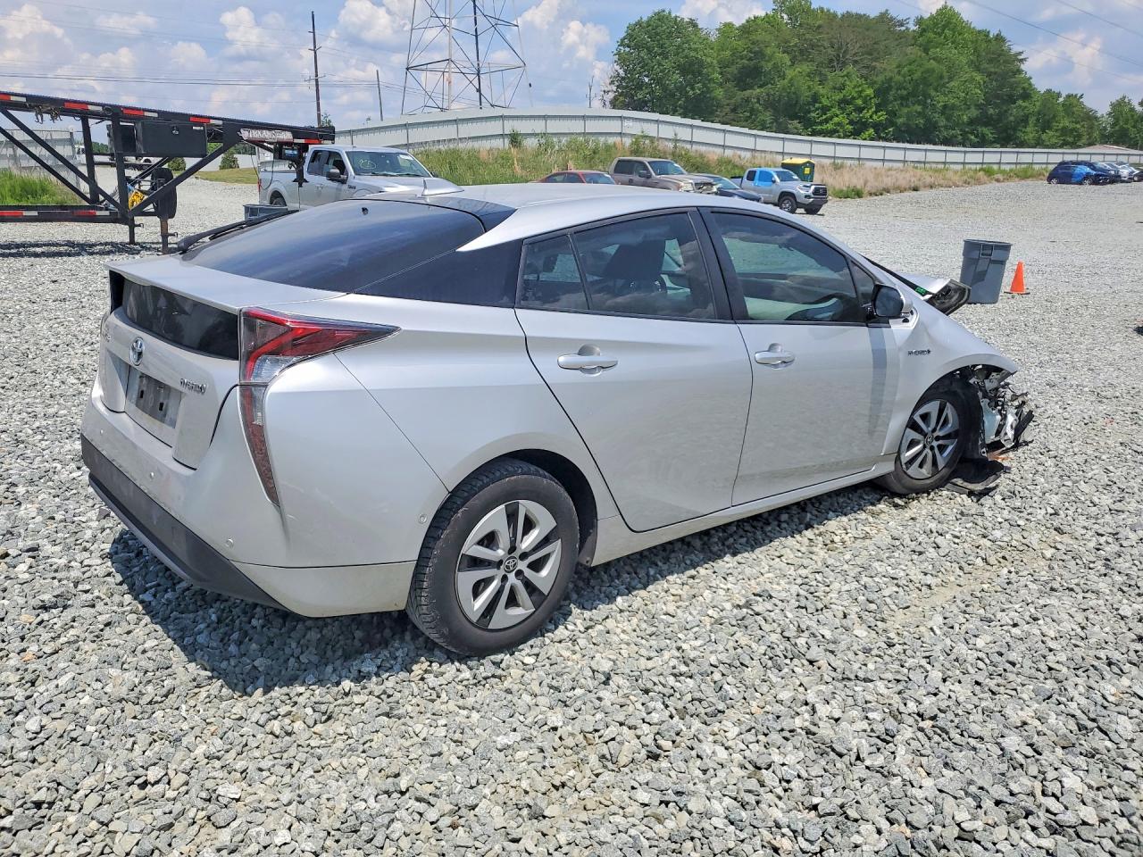 2018 TOYOTA PRIUS THREE photo 3