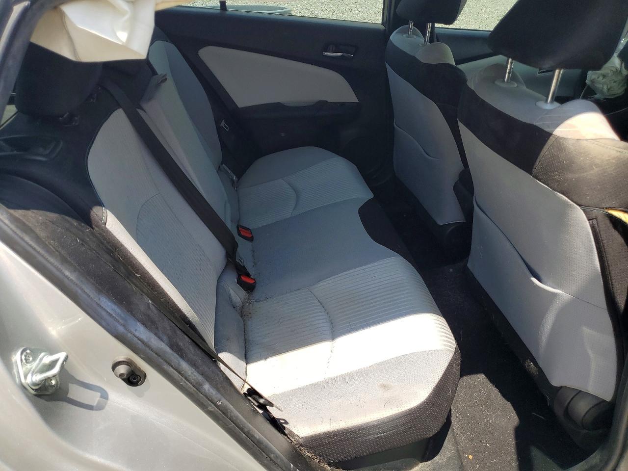 2018 TOYOTA PRIUS THREE photo 11