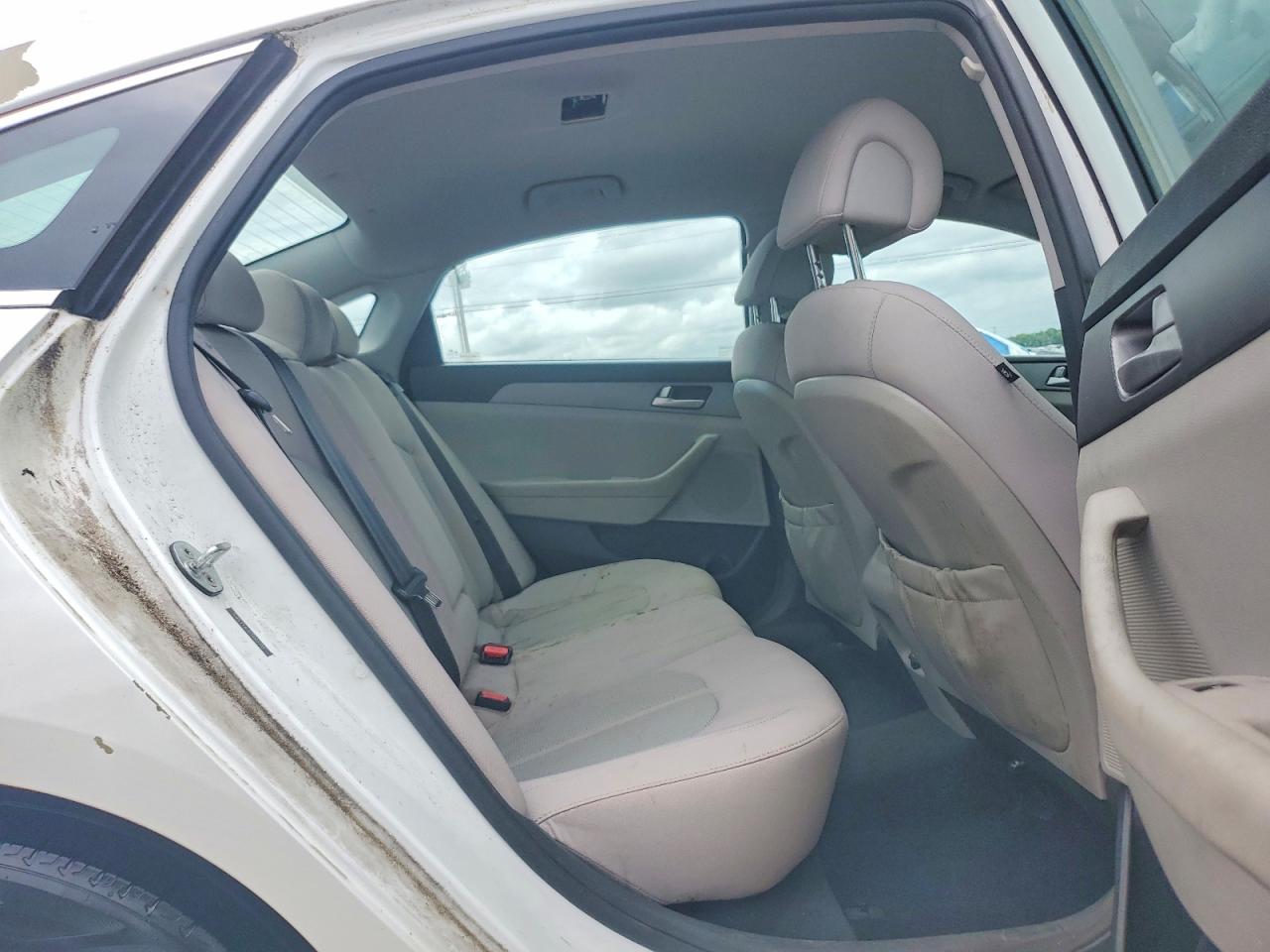 2015 HYUNDAI SONATA SE photo 19