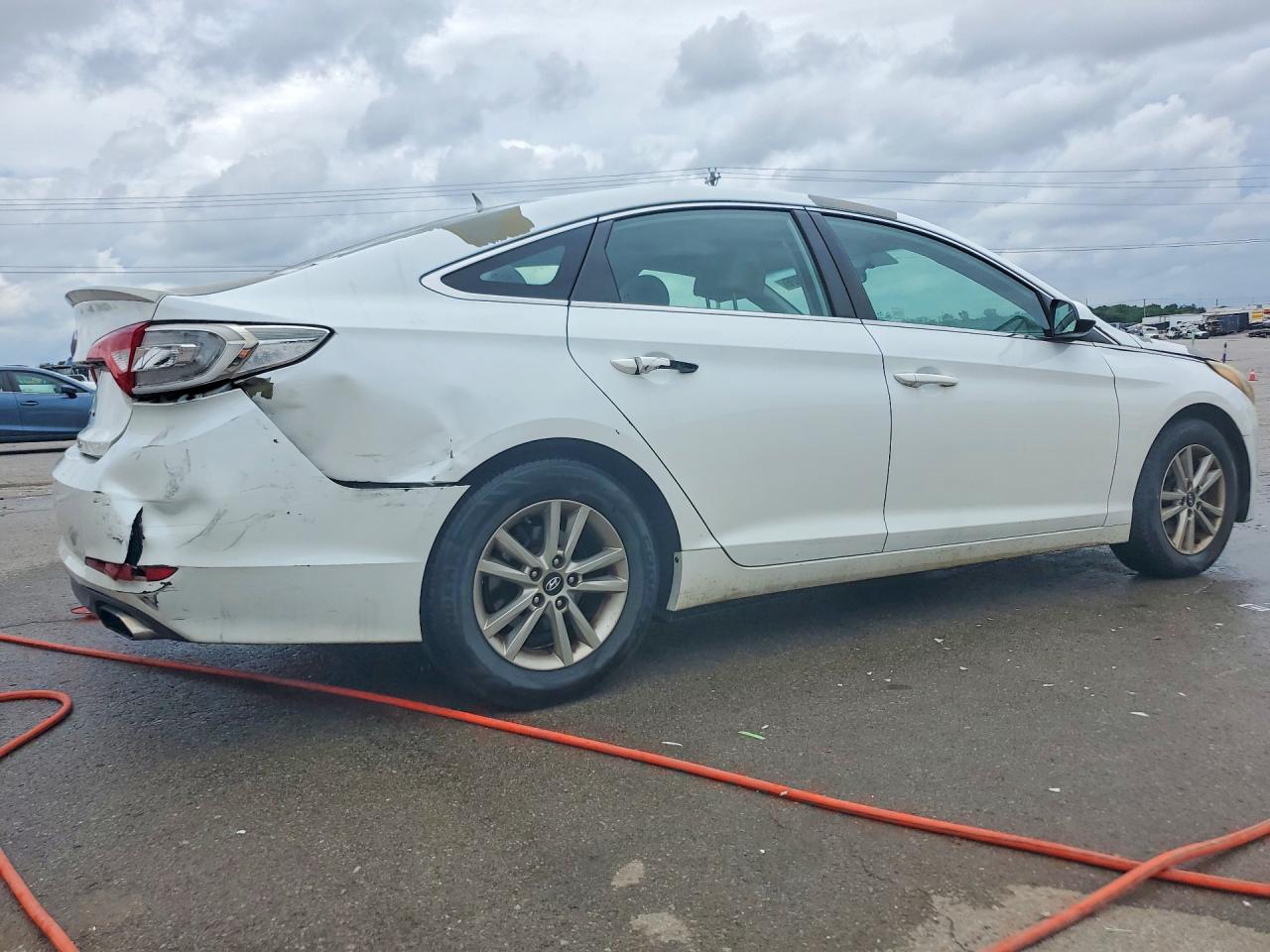 2015 HYUNDAI SONATA SE photo 5