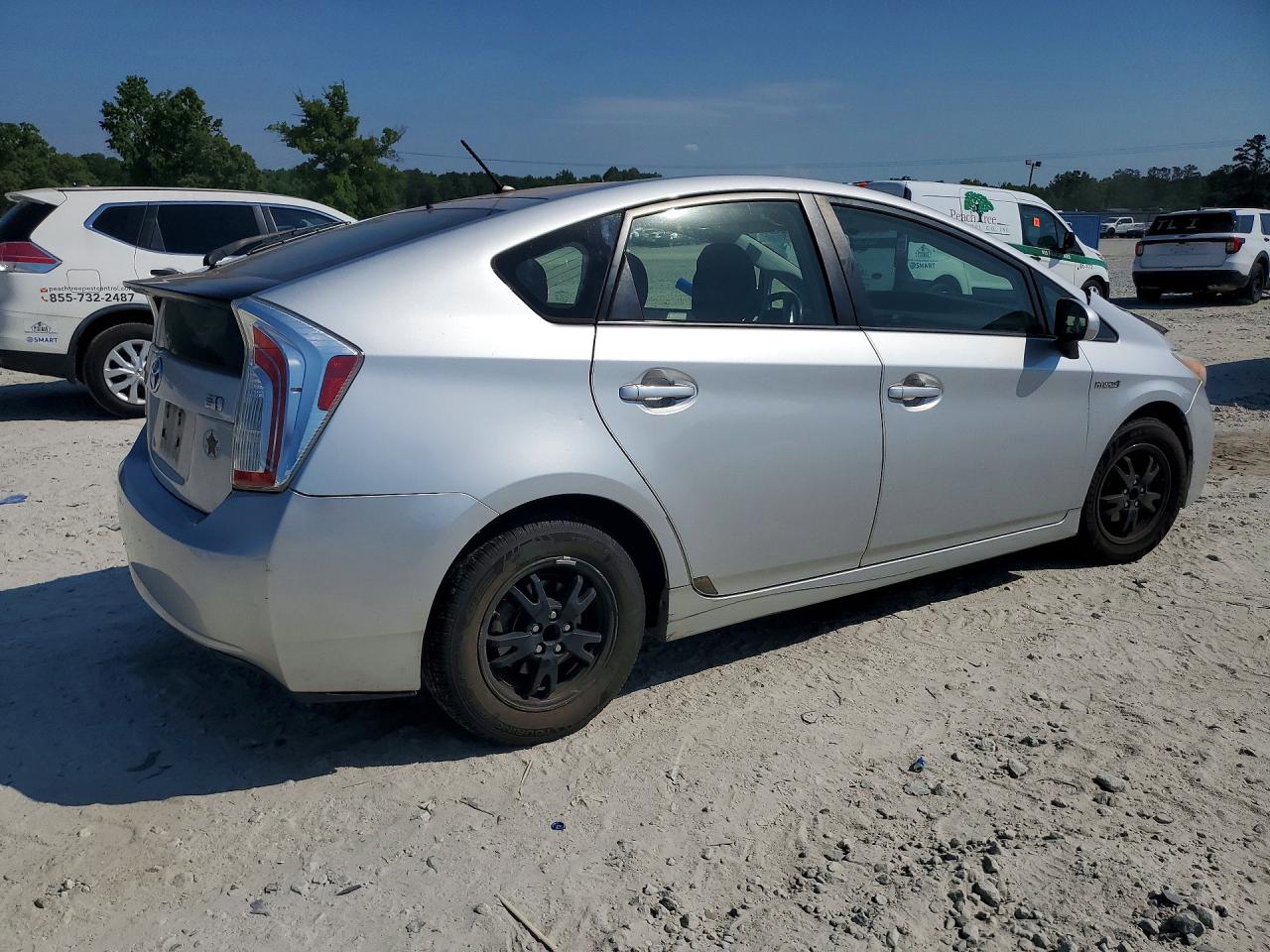 2012 TOYOTA PRIUS TWO photo 5