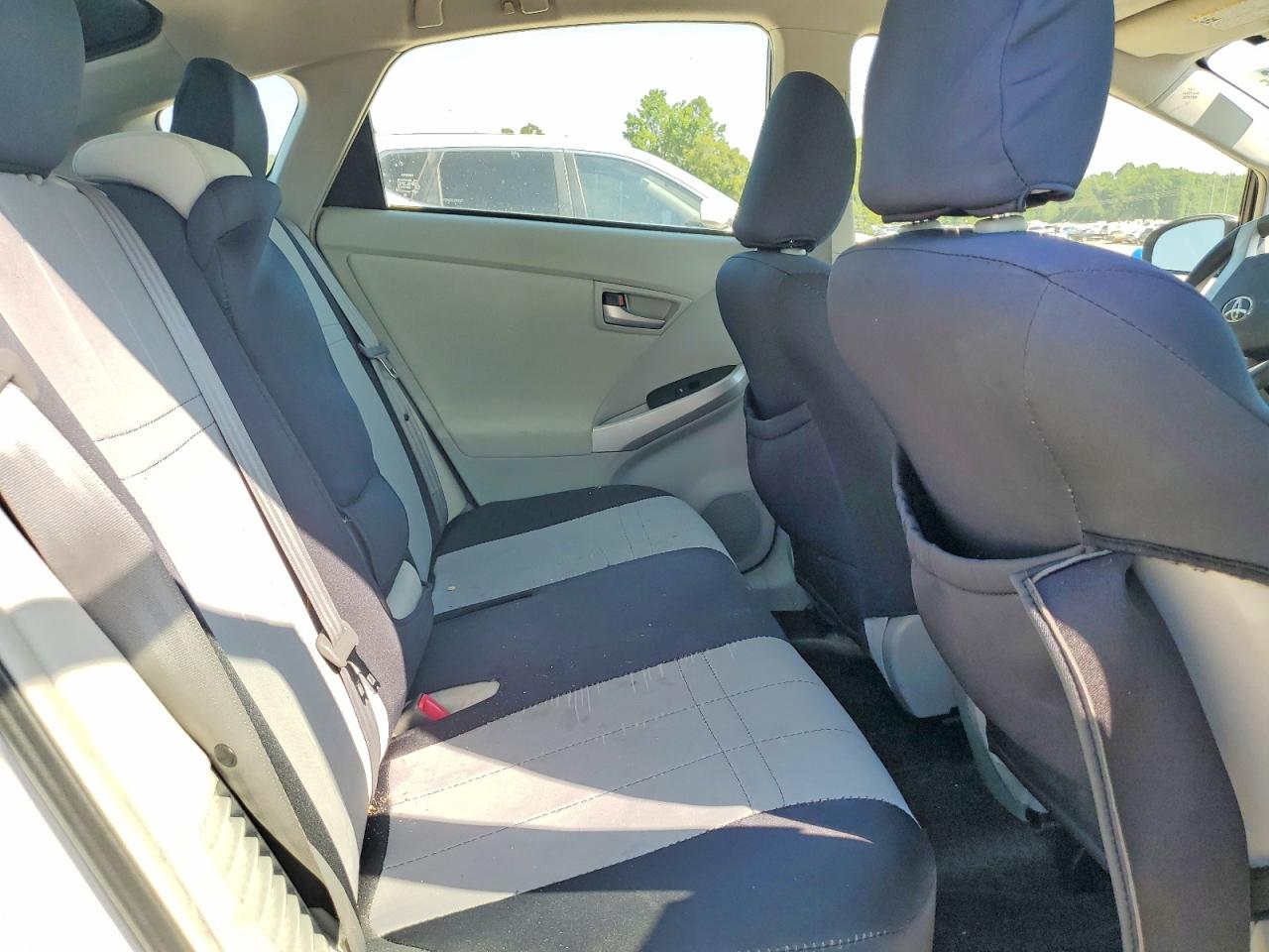2012 TOYOTA PRIUS TWO photo 19