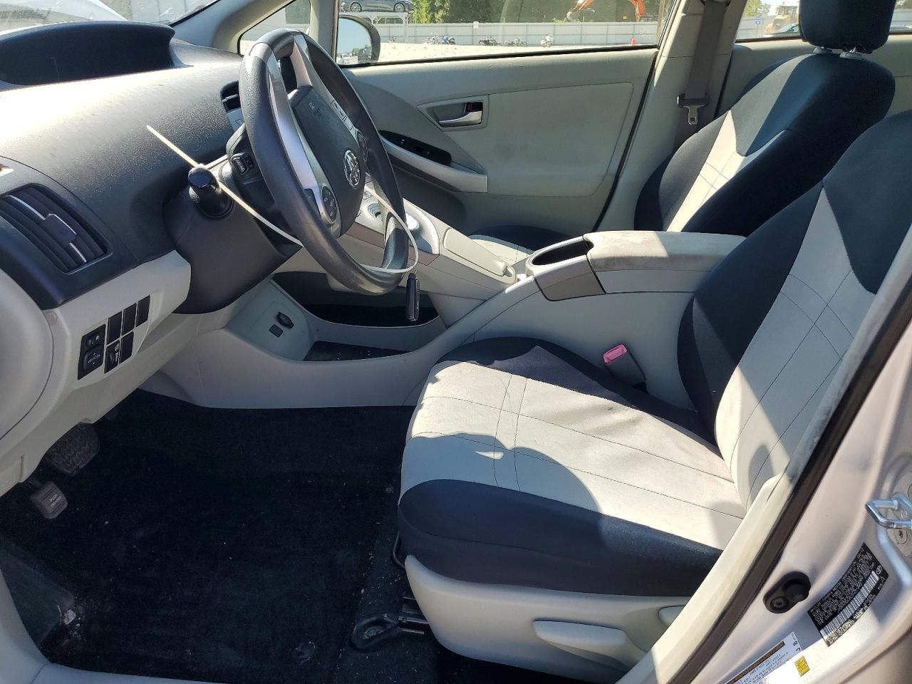 2012 TOYOTA PRIUS TWO photo 13