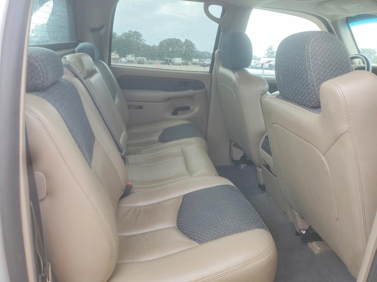 2004 CHEVROLET AVALANCHE photo 10