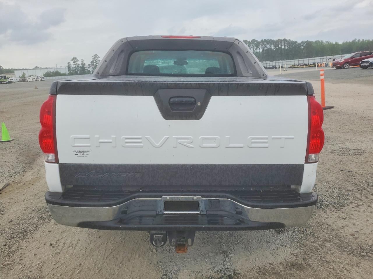 2004 CHEVROLET AVALANCHE photo 6
