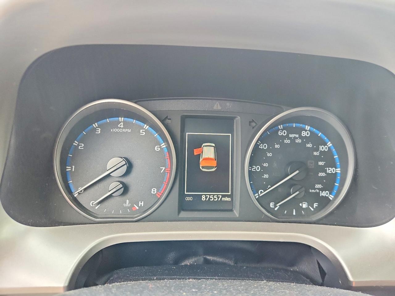 2018 TOYOTA RAV4 LE photo 25
