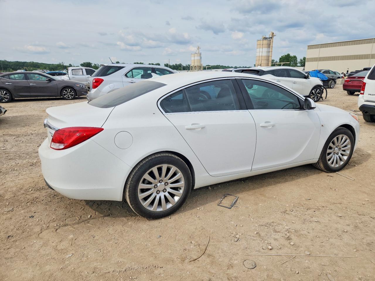 2011 BUICK REGAL CXL photo 5