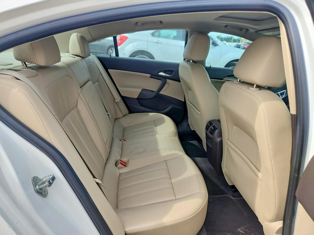 2011 BUICK REGAL CXL photo 19