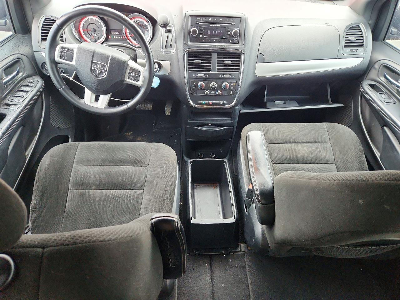 2015 DODGE GRAND CARAVAN SE photo 15