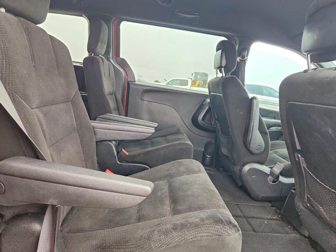 2015 DODGE GRAND CARAVAN SE photo 21