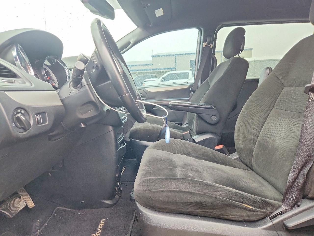 2015 DODGE GRAND CARAVAN SE photo 13