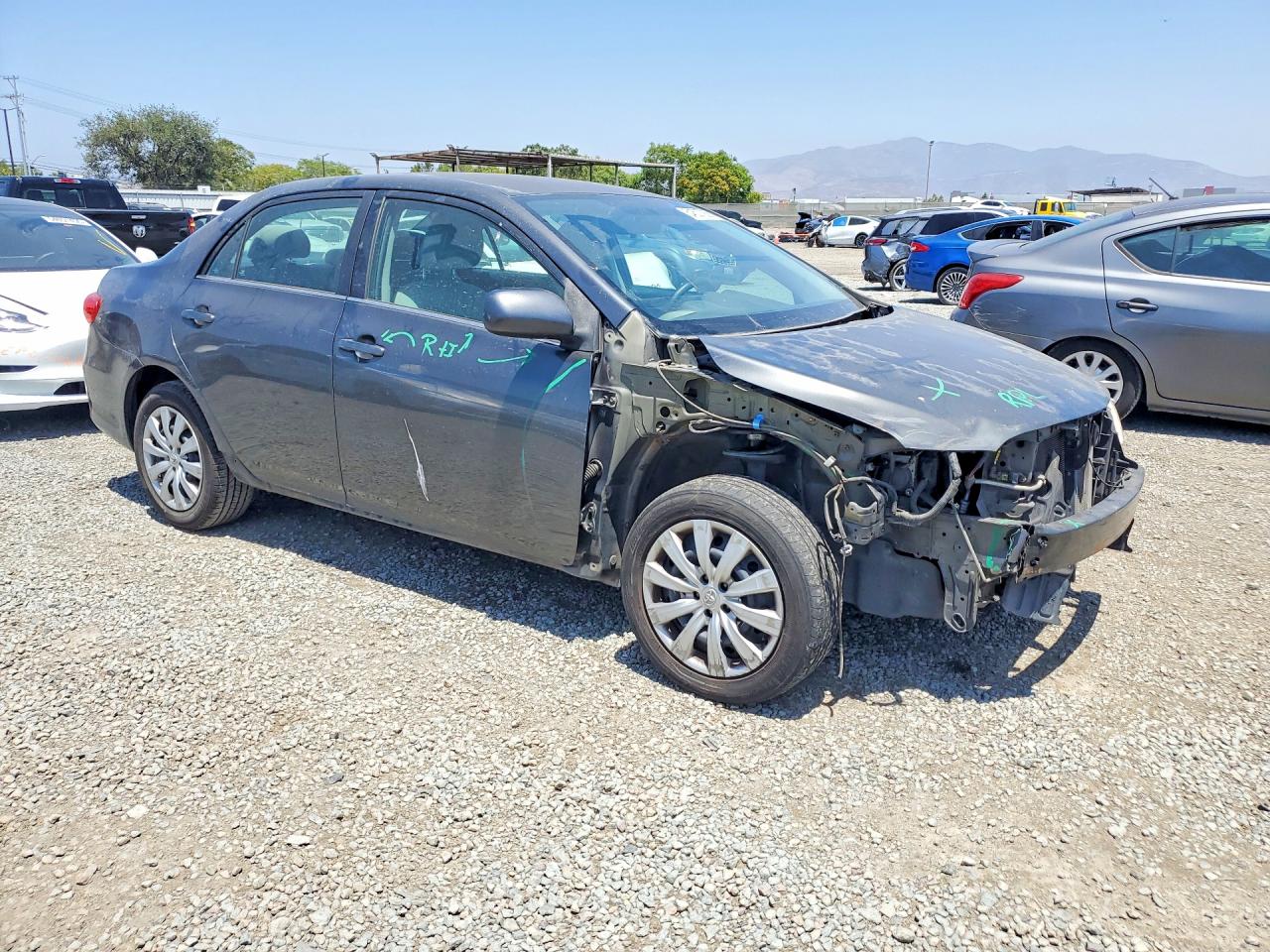 2013 TOYOTA COROLLA LE photo 7